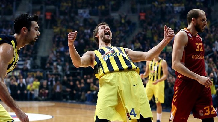 Fenerbahçe Geri Dönmeyi Seviyor