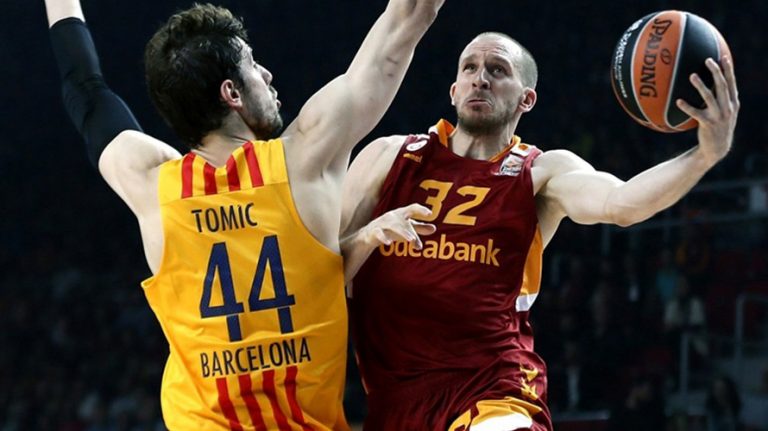 Aslan Barcelona Deplasmanında