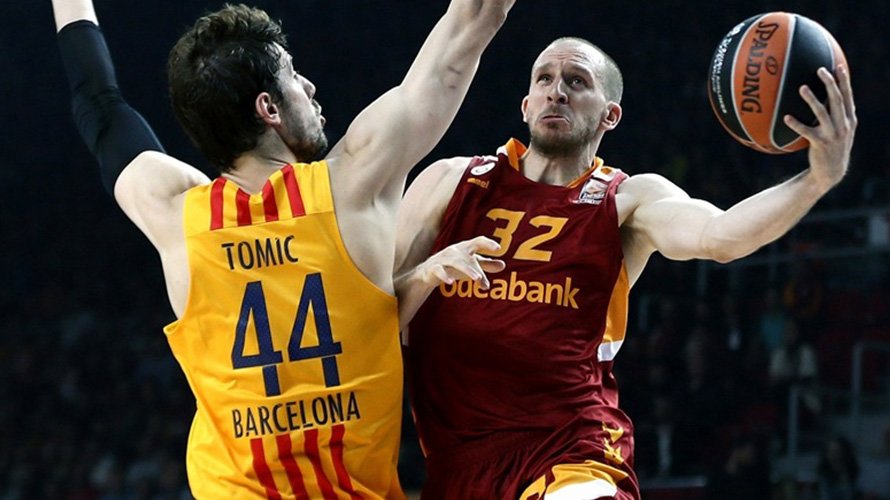 Aslan Barcelona Deplasmanında