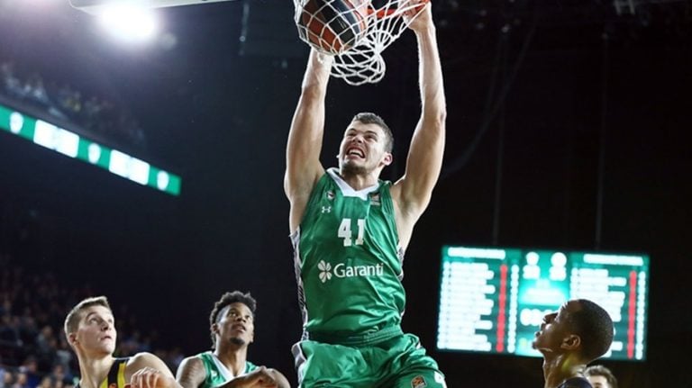 Savunmaların Maçında Kazanan Daçka