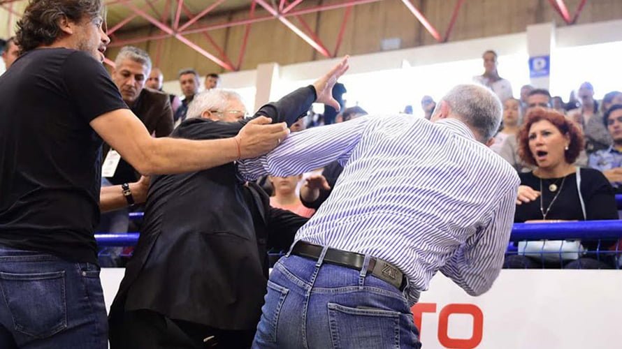 Maçın Önüne Geçtiler