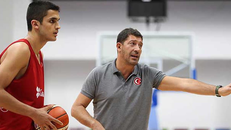 A Millilerde Kadrodan İki Oyuncu Çıkarıldı