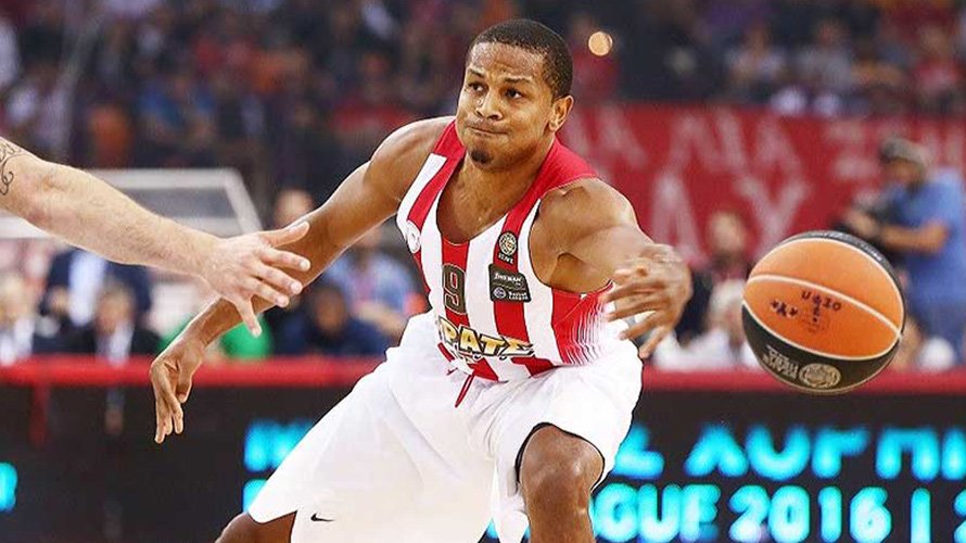 Pınar Karşıyaka Waters İle Anlaştı