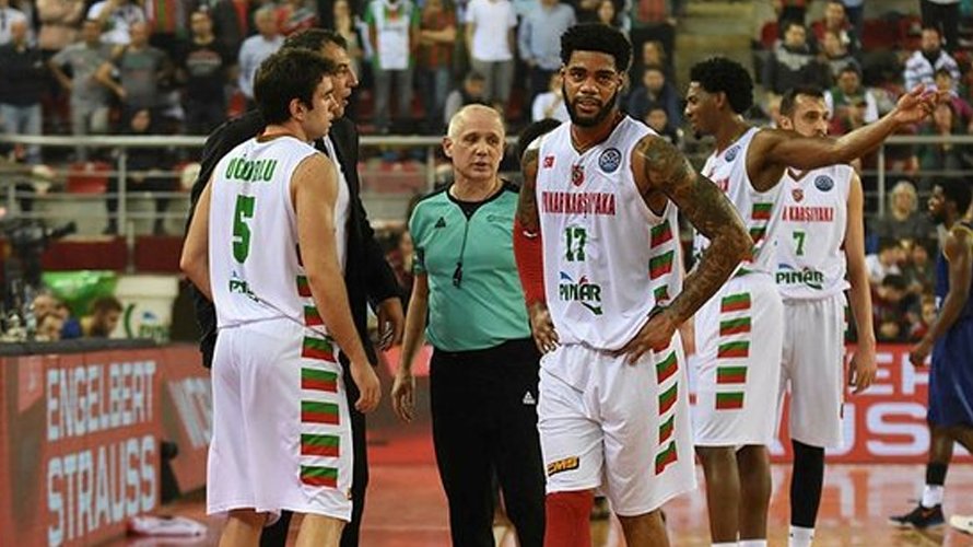 Pınar Karşıyaka umudunu koruyor