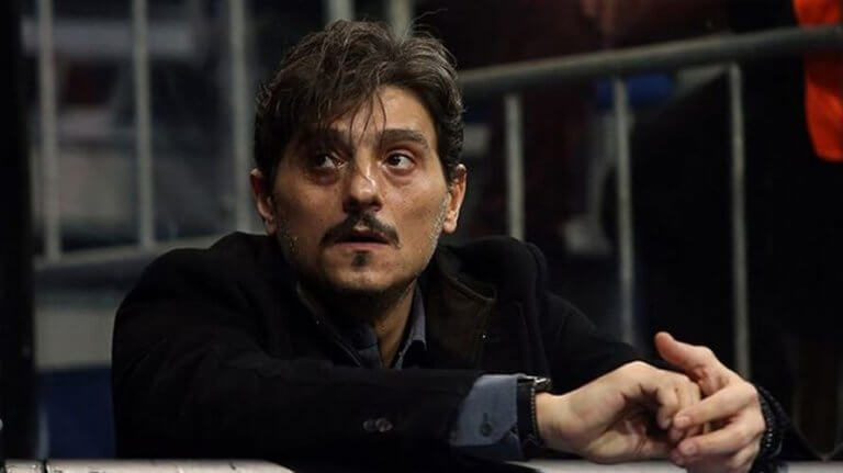 Saatli bomba Giannakopoulos!