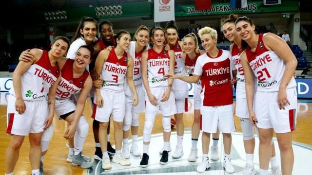 Turkiye-kadin-basketbol-takimi