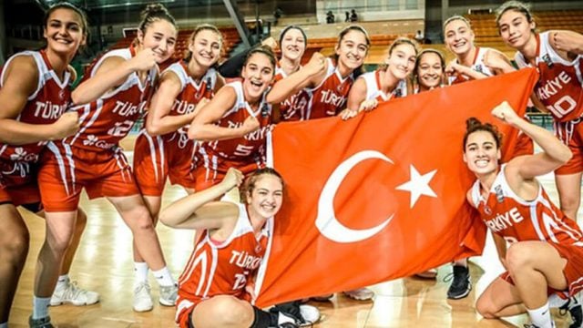 yildiz-kiz-milli-takim