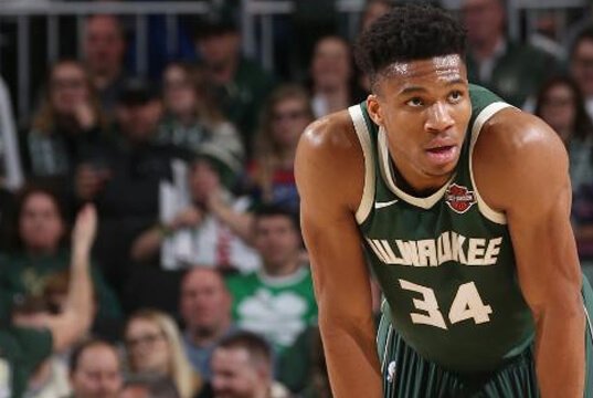 Giannis Antetokounmpo NBA'de sezonun MVP'si seçildi!