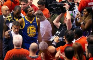 Kevin Durant seneye forma giyemeyecek