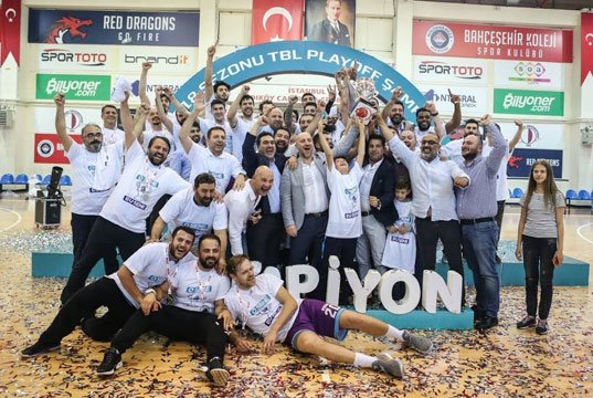 Afyon Belediyespor Şampiyonluk Fotoğrafı