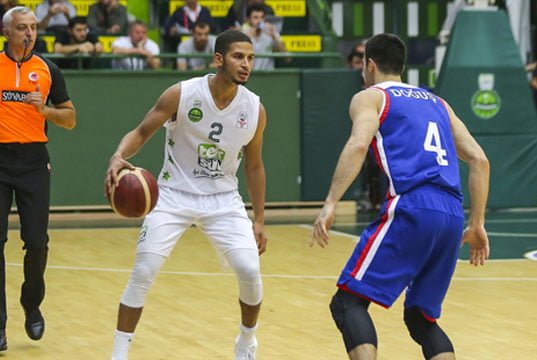 Bandırma sürpriz yaptı! Anadolu Efes'i devirdi