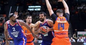 Anadolu Efes zorlansa da Valencia karşısında kazanmayı bildi