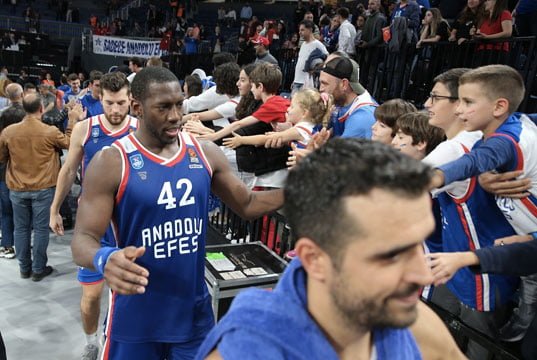 Anadolu Efes Olympiakos deplasmanına çıkıyor! İşte günün programı