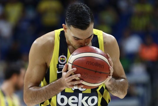 Sloukas pankart konusuna açıklık getirdi: 