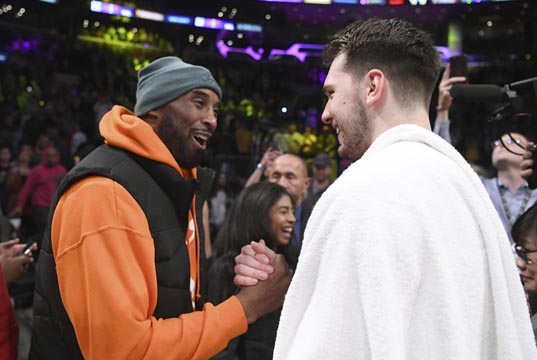 Kobe Bryant ile Luka Doncic'in tanışması