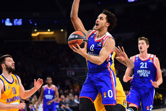 Anadolu Efes Khimki Moskova maçından Shane Larkin görseli