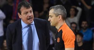 Ergin ataman hakemler ile tartışma yaşadı oyundan atıldı