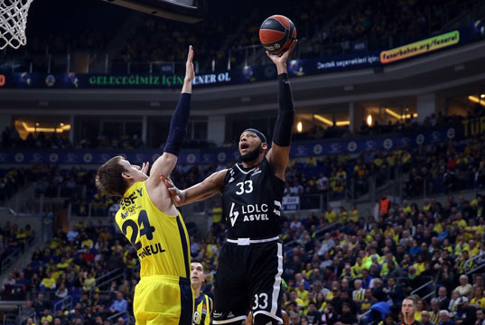 Fenerbahçe Beko evinde ağırladığı Asvel'i mağlup etti