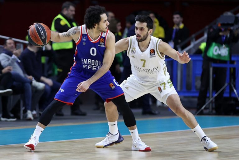 Anadolu Efes Shane Larkin ile Real Madrid’i yıktı!