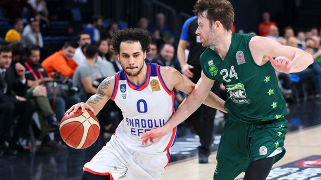 Lider Anadolu Efes evinde yine kazandı!