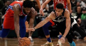 Ersan'lı Bucks Giannis'in devleştiği gecede, Furkan'lı 76ers'i ezdi geçti