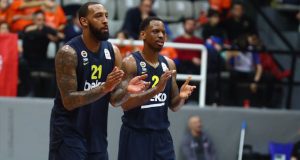 fenerbahce-beko-derrick-williams-james-nunnaly