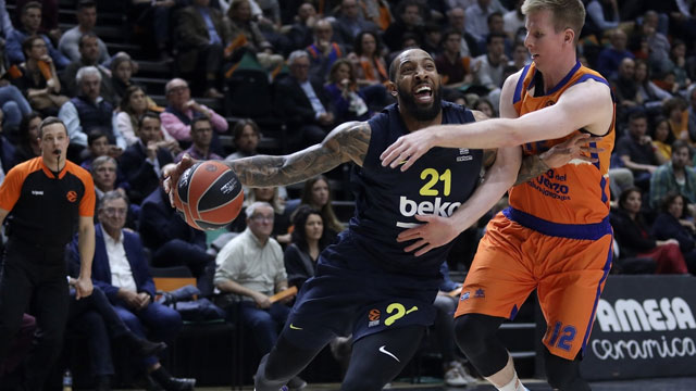 THY Euroleague'in 26. haftasında temsilcimiz Fenerbahçe Beko, İspanya deplasmanında Valencia'yı 86-93'lük skorla mağlup etmeyi başardı.