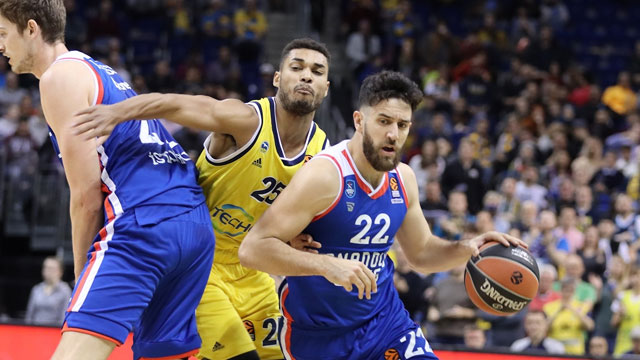 THY Euroleague'in 26. haftasında temsilcimiz Anadolu Efes, Almanya deplasmanın Alba Berlin'i 99-86'lık skorla mağlup etti.