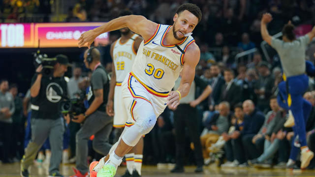 Stephen Curry'nin sahalara geri döndü! Warriors'a yetmedi