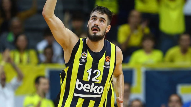 Fenerbahçeli Kalinic ve Efesli Micic'e milli davet